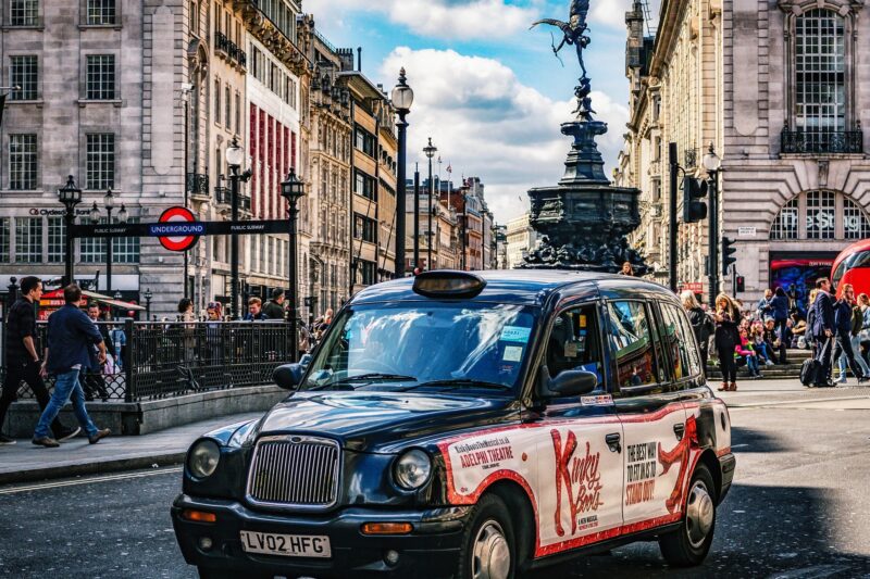 London Black Cab in Piccadilly